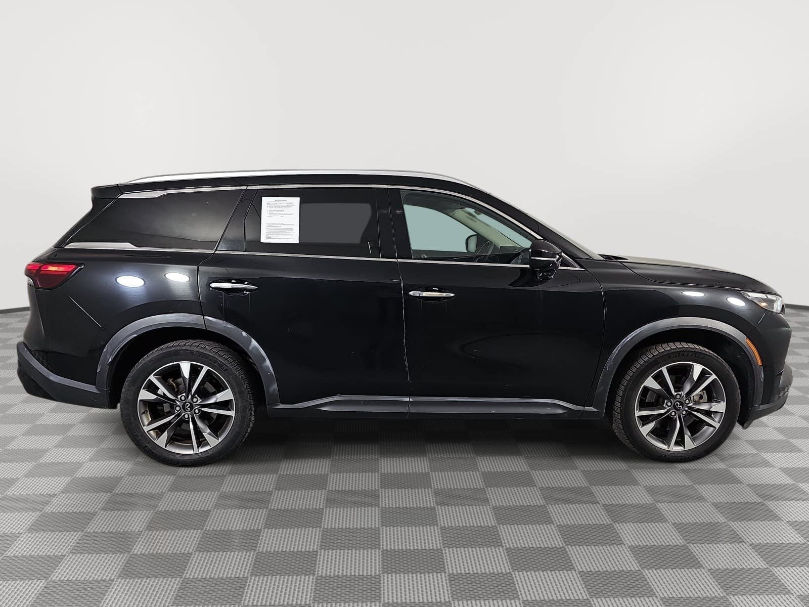 2024 INFINITI QX60 LUXE