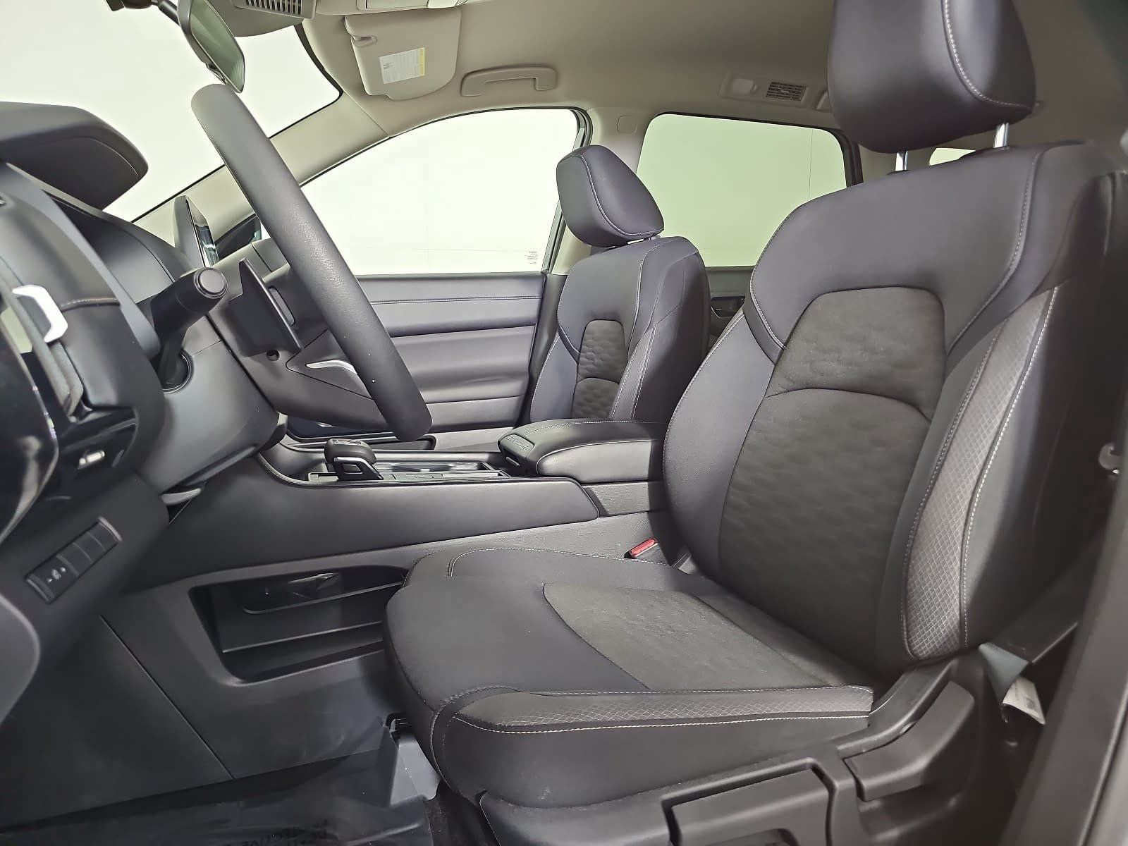 2025 Nissan Pathfinder S