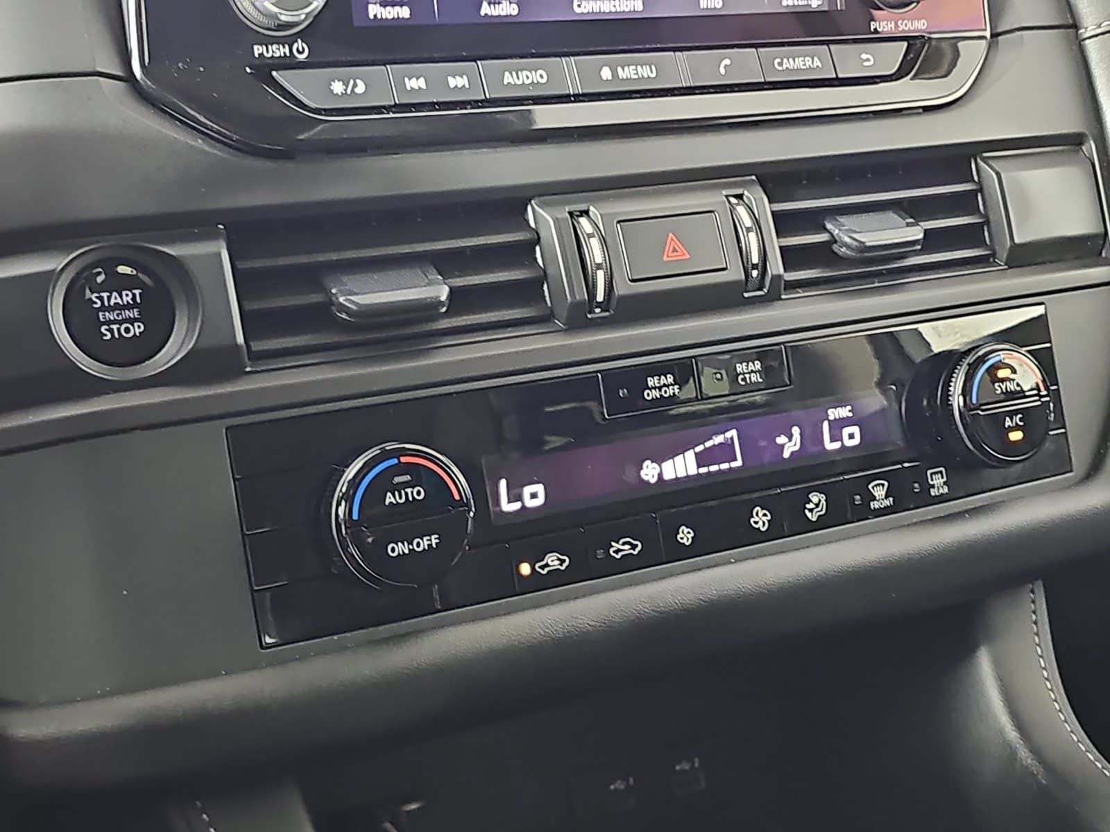2025 Nissan Pathfinder S