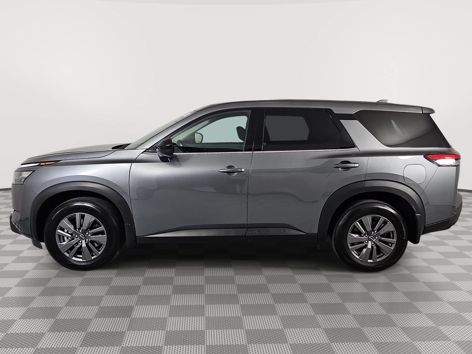 2025 Nissan Pathfinder S