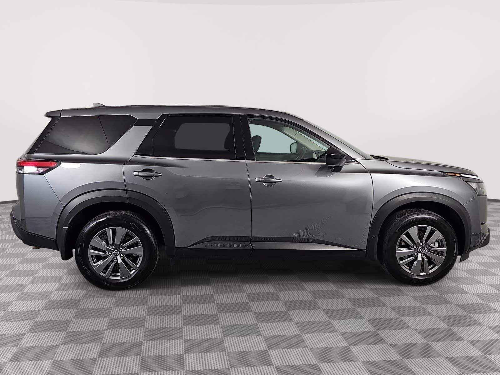 2025 Nissan Pathfinder S