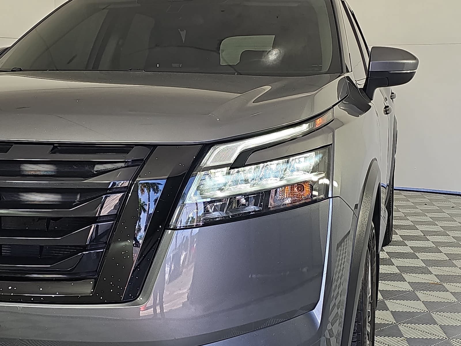 2022 Nissan Pathfinder SV