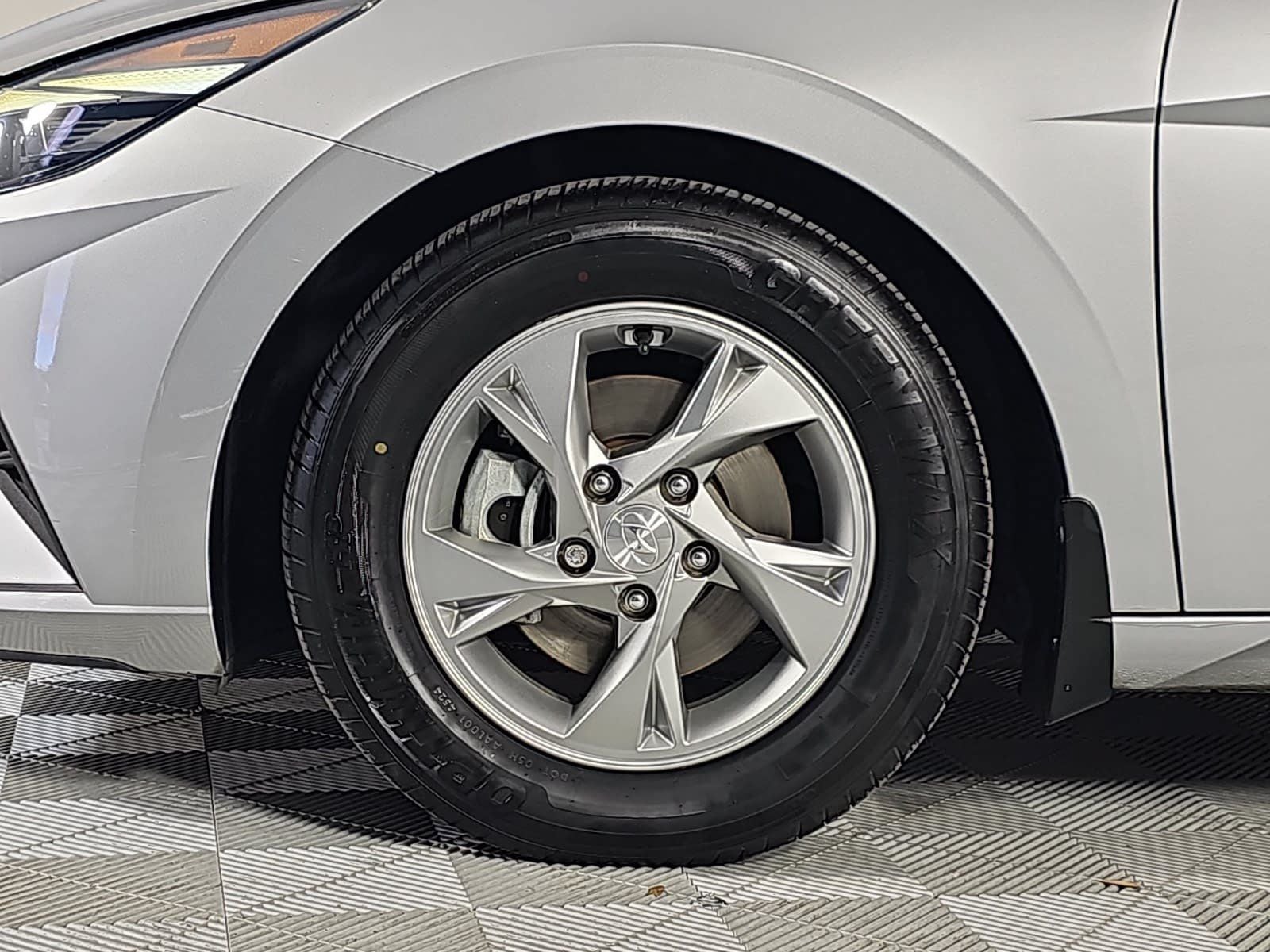2022 Hyundai Elantra SE