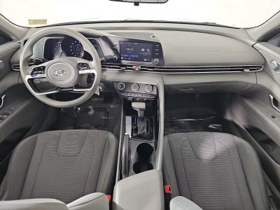 2022 Hyundai Elantra SE