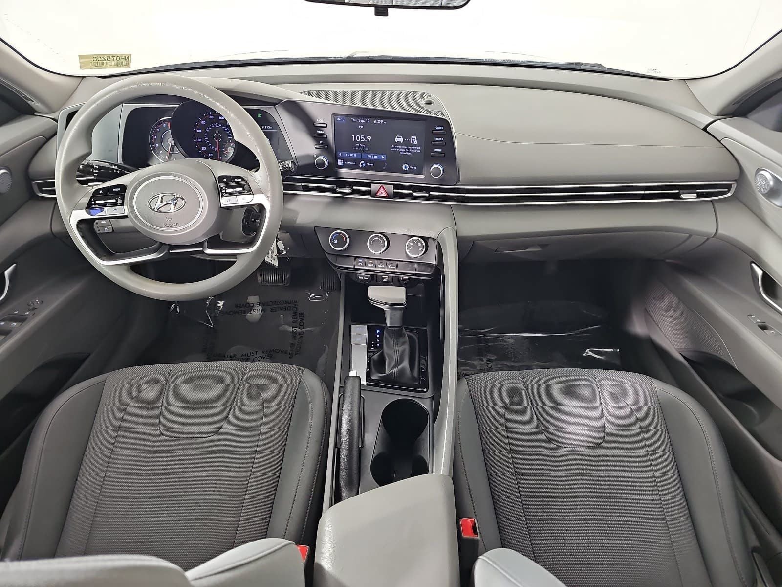 2022 Hyundai Elantra SE