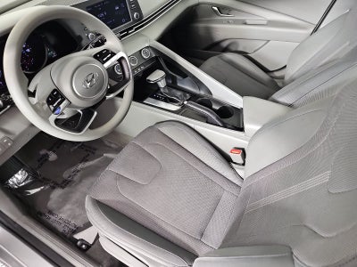 2022 Hyundai Elantra SE