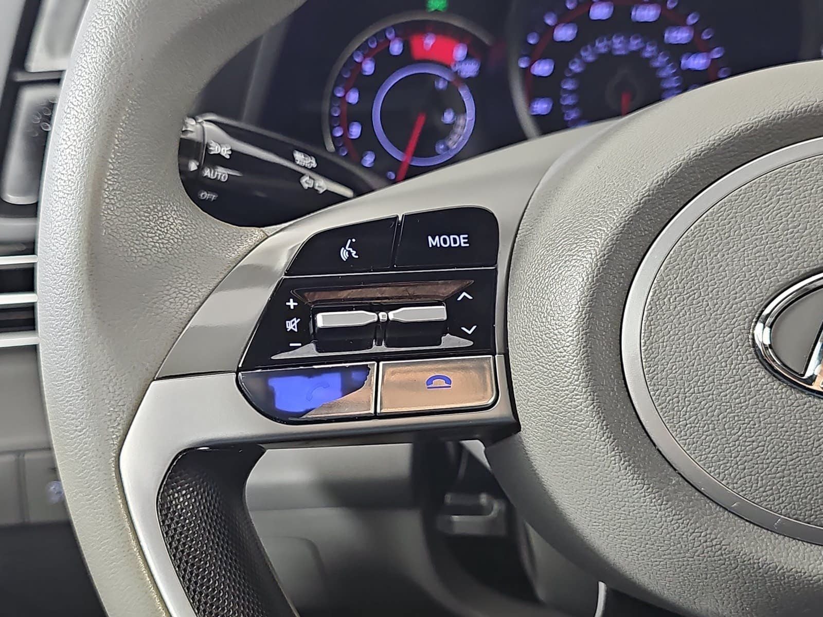 2022 Hyundai Elantra SE