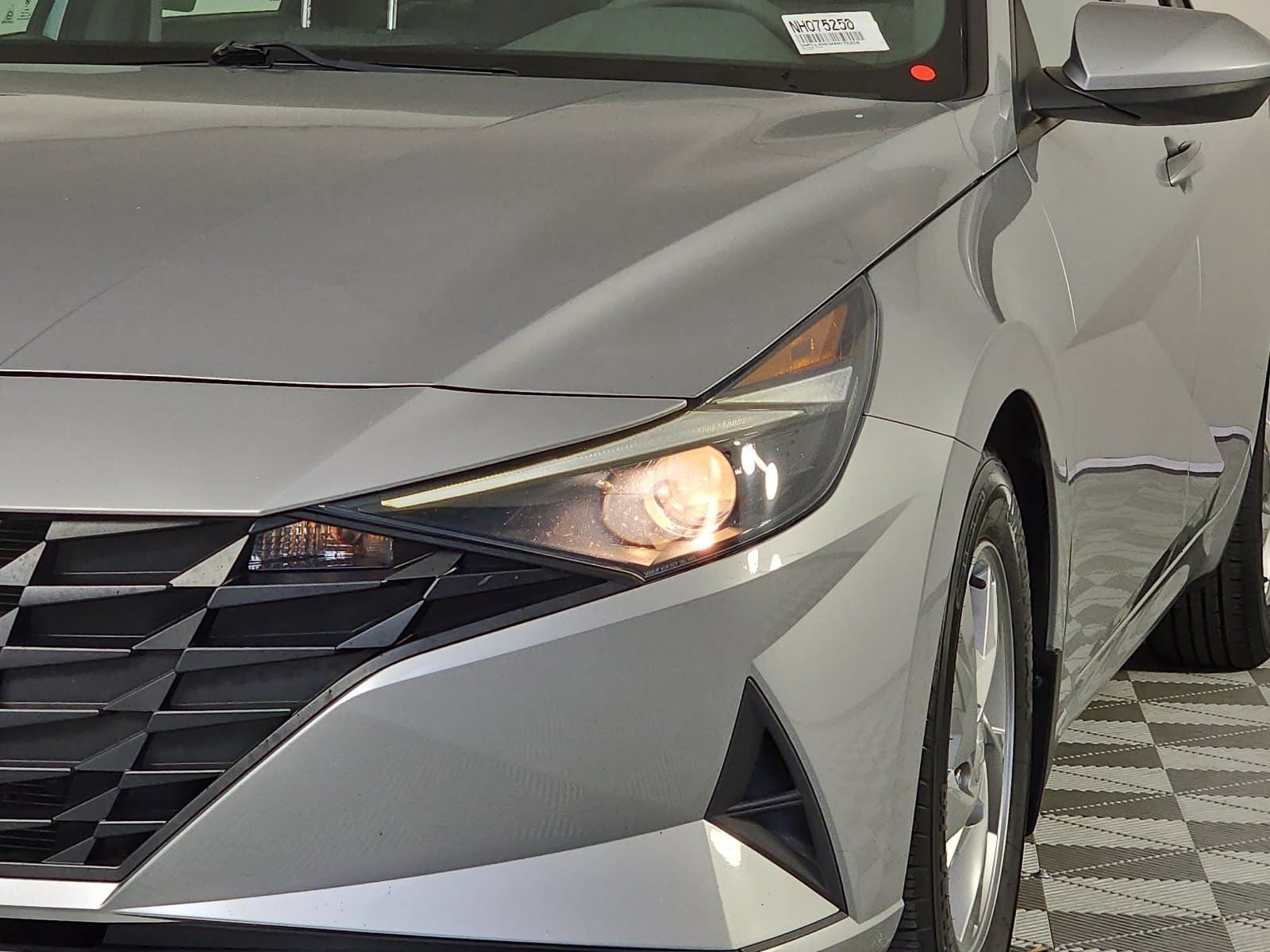 2022 Hyundai Elantra SE