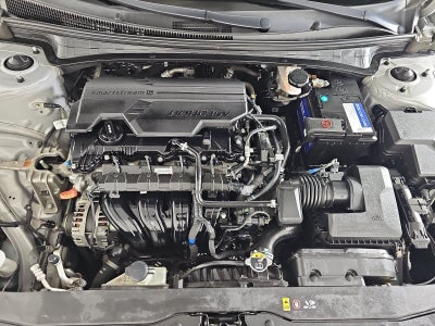 2022 Hyundai Elantra SE