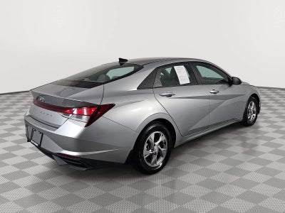 2022 Hyundai Elantra SE