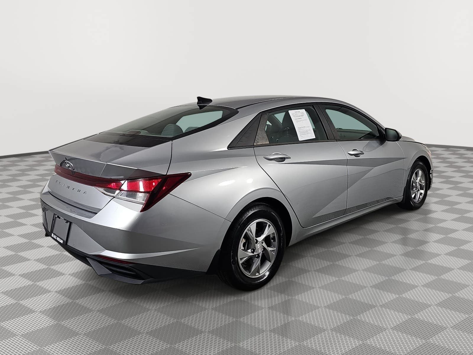 2022 Hyundai Elantra SE