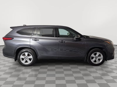 2022 Toyota Highlander LE