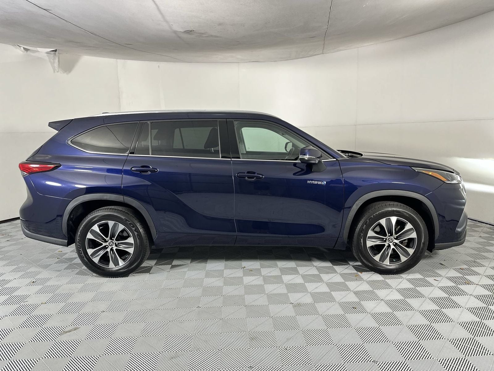 2021 Toyota Highlander Hybrid XLE