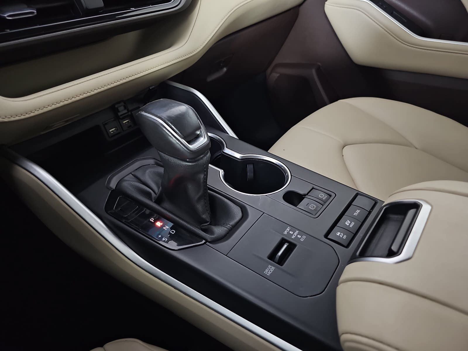 2020 Toyota Highlander Hybrid XLE