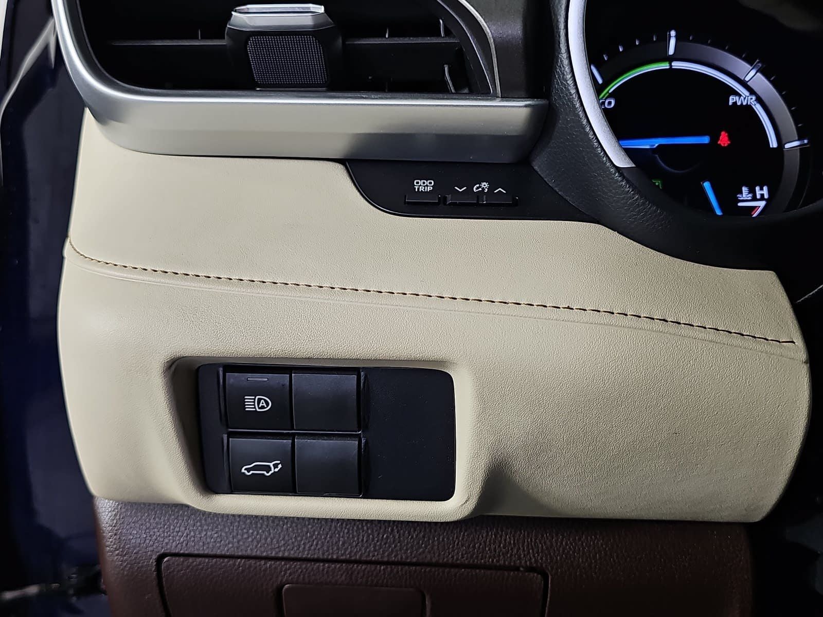 2020 Toyota Highlander Hybrid XLE
