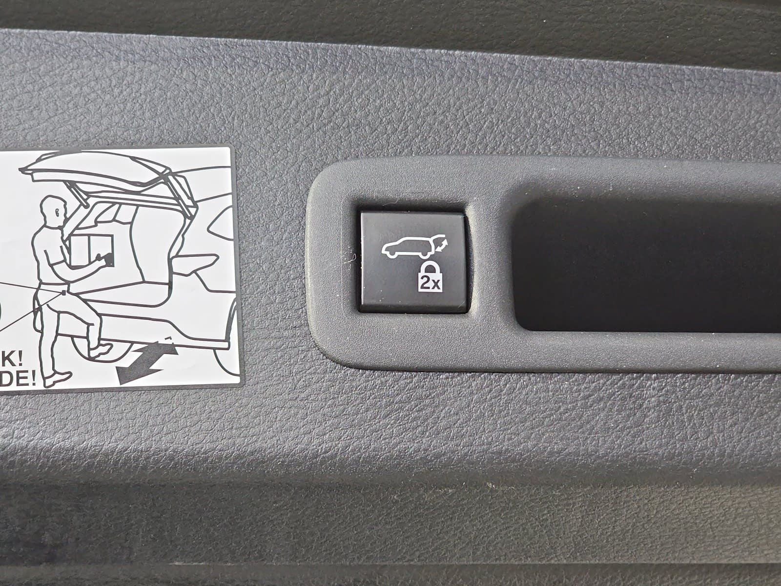 2022 Toyota Sienna XSE 7 Passenger