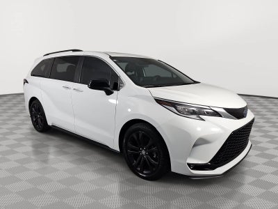 2022 Toyota Sienna XSE 7 Passenger