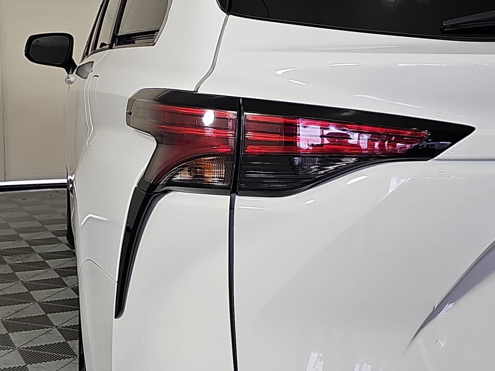 2022 Toyota Sienna XSE 7 Passenger