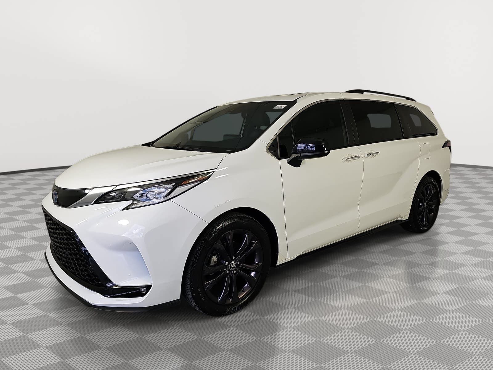2022 Toyota Sienna XSE 7 Passenger
