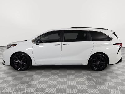 2022 Toyota Sienna XSE 7 Passenger