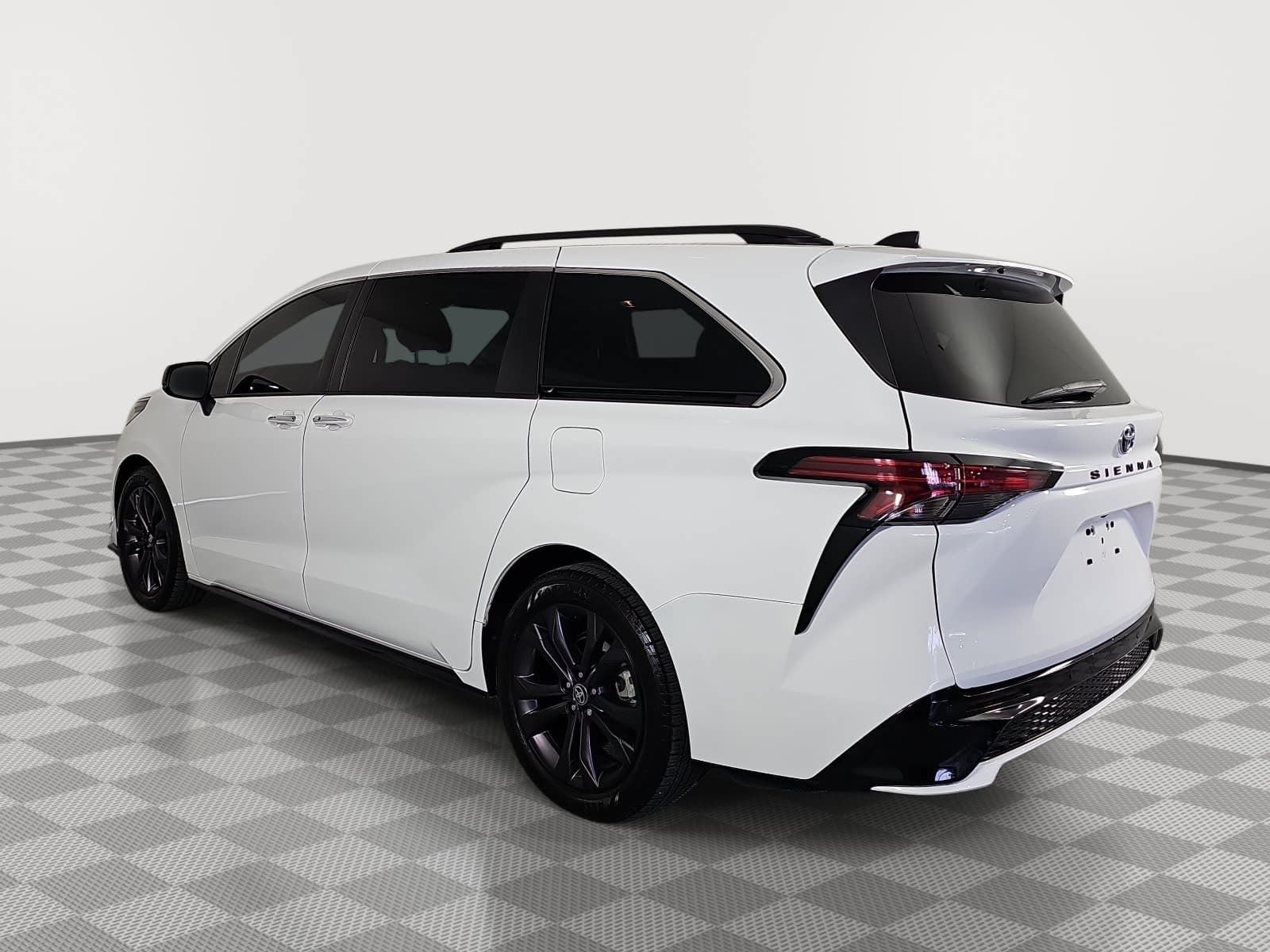 2022 Toyota Sienna XSE 7 Passenger