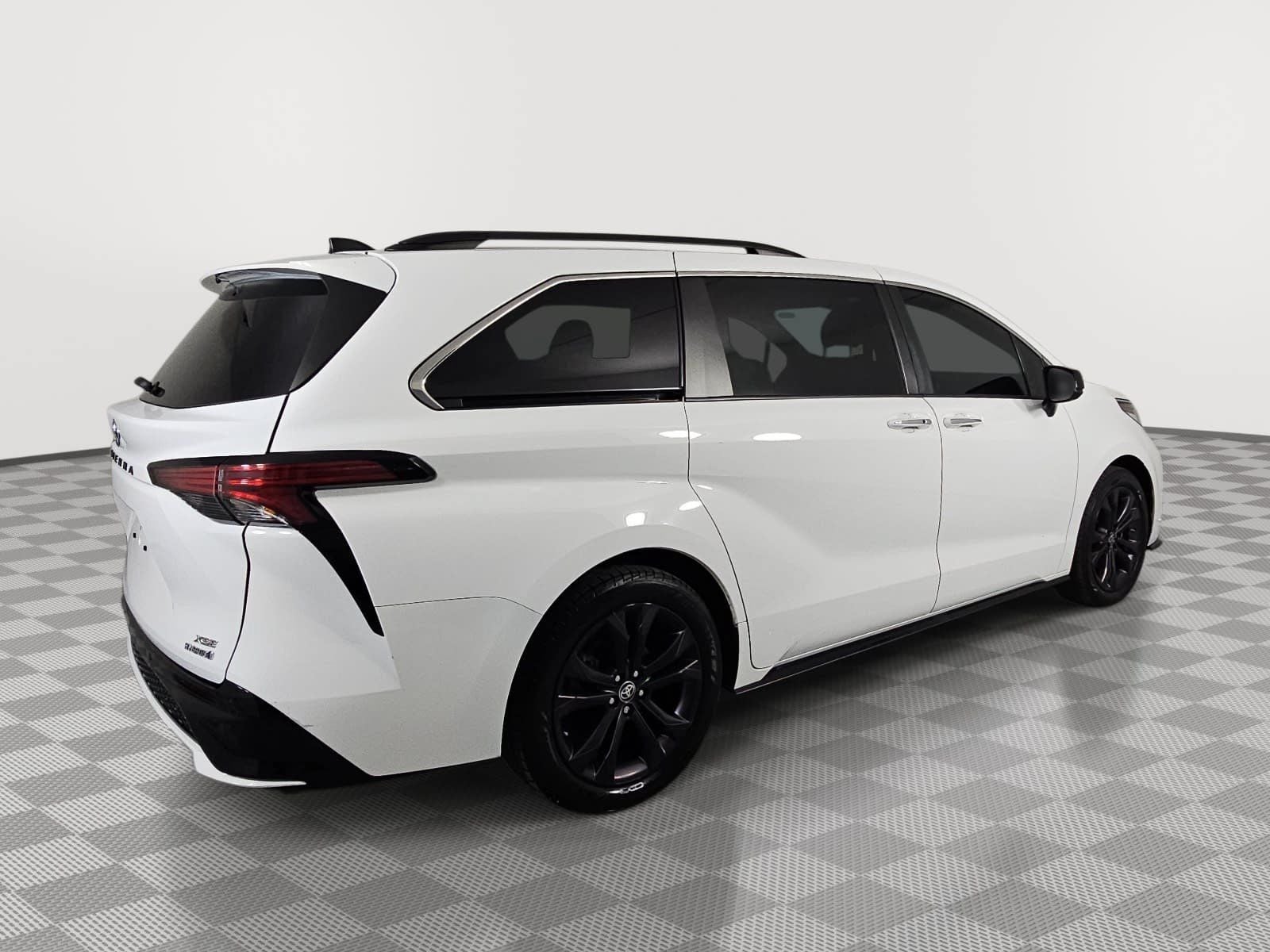 2022 Toyota Sienna XSE 7 Passenger