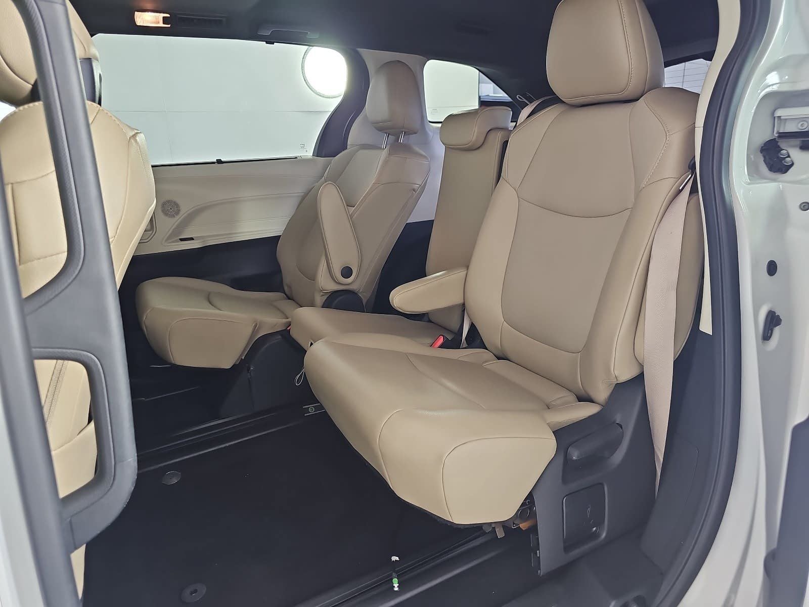 2022 Toyota Sienna XLE 8 Passenger