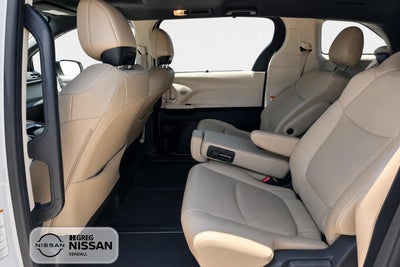 2022 Toyota Sienna XLE 8 Passenger