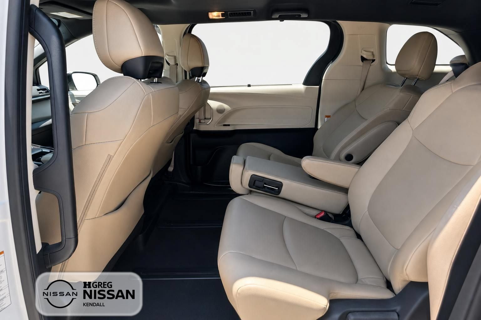 2022 Toyota Sienna XLE 8 Passenger