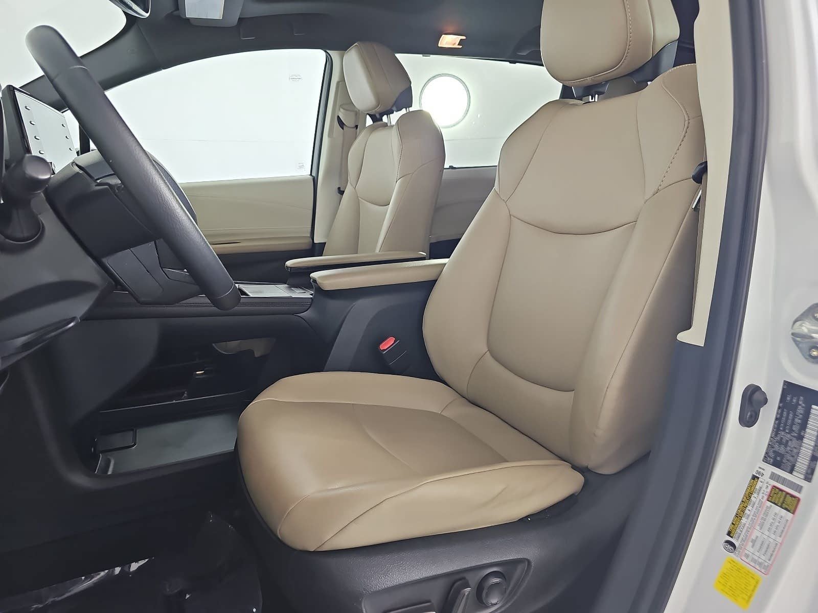 2022 Toyota Sienna XLE 8 Passenger