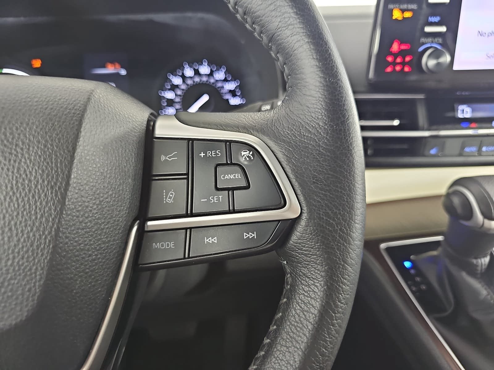 2022 Toyota Sienna XLE 8 Passenger