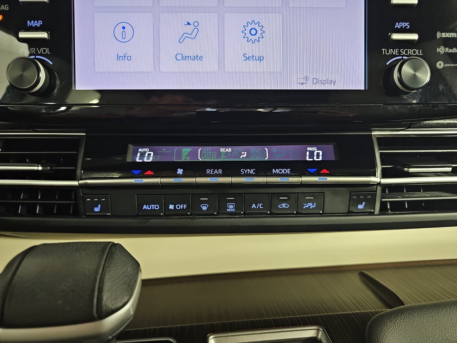 2022 Toyota Sienna XLE 8 Passenger