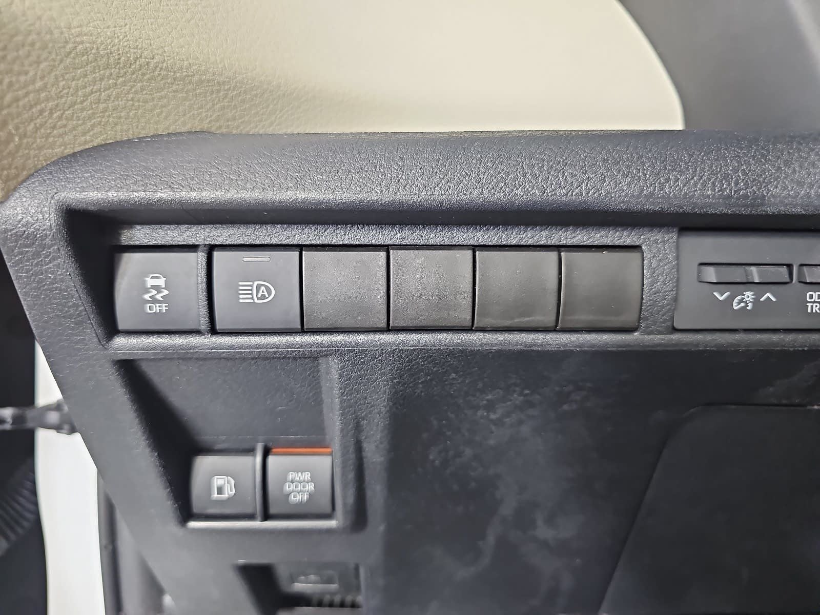 2022 Toyota Sienna XLE 8 Passenger
