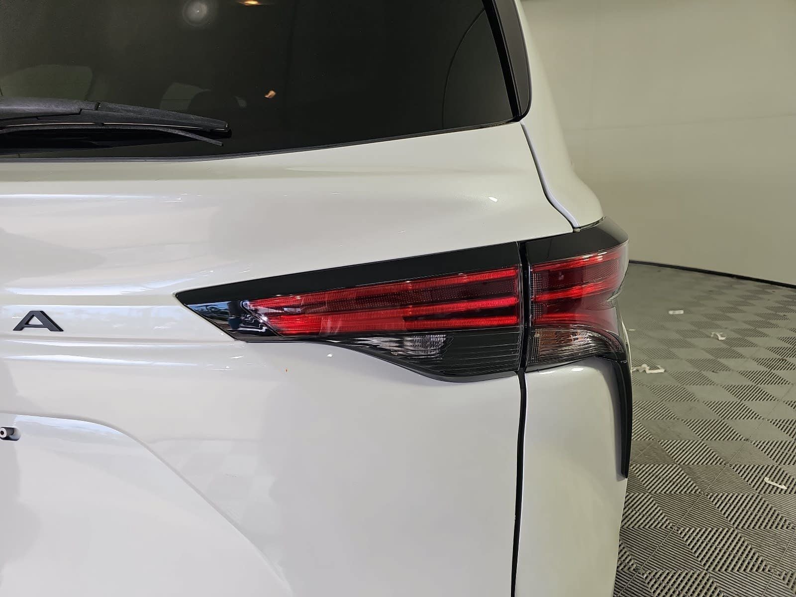 2022 Toyota Sienna XLE 8 Passenger