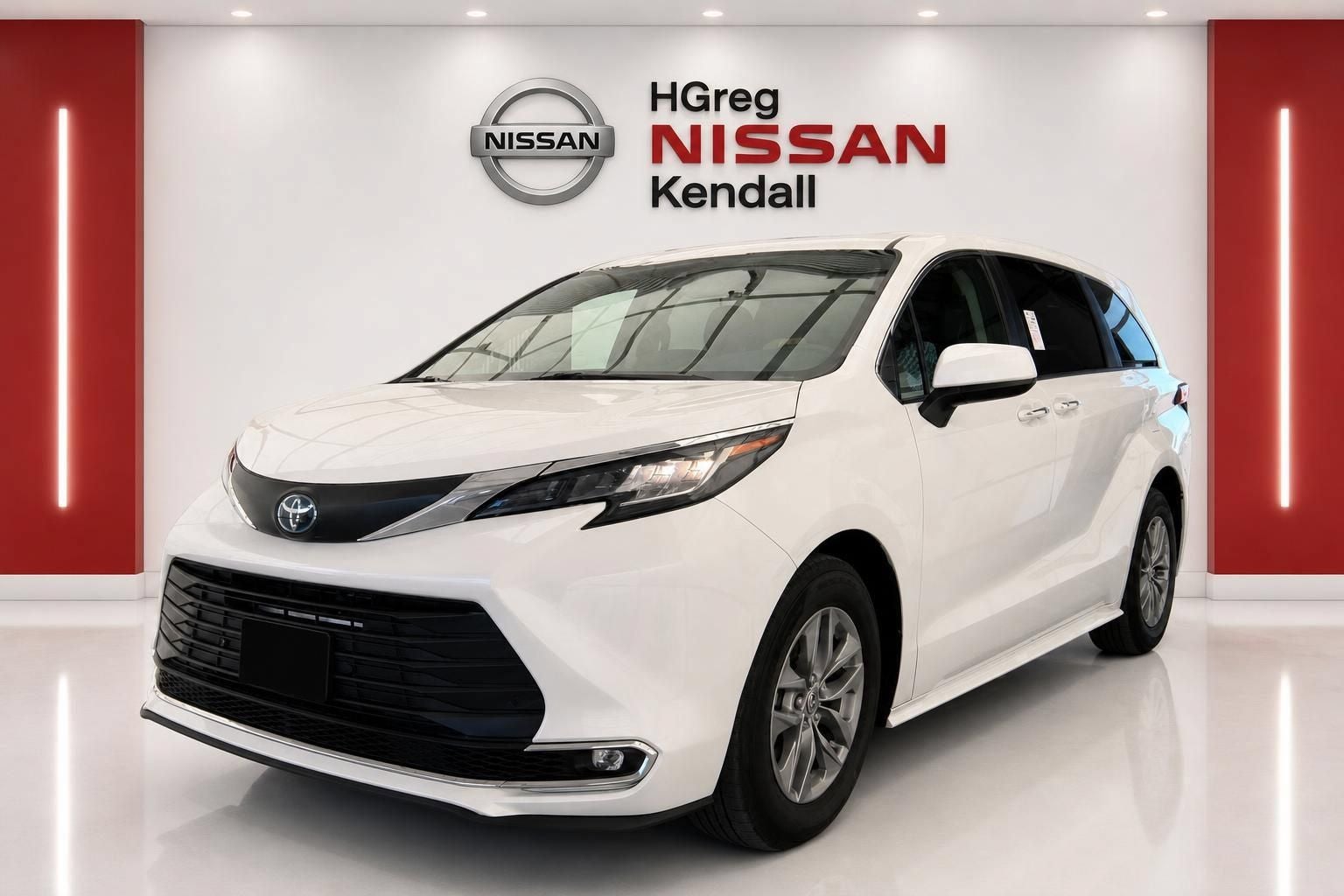 2022 Toyota Sienna XLE 8 Passenger
