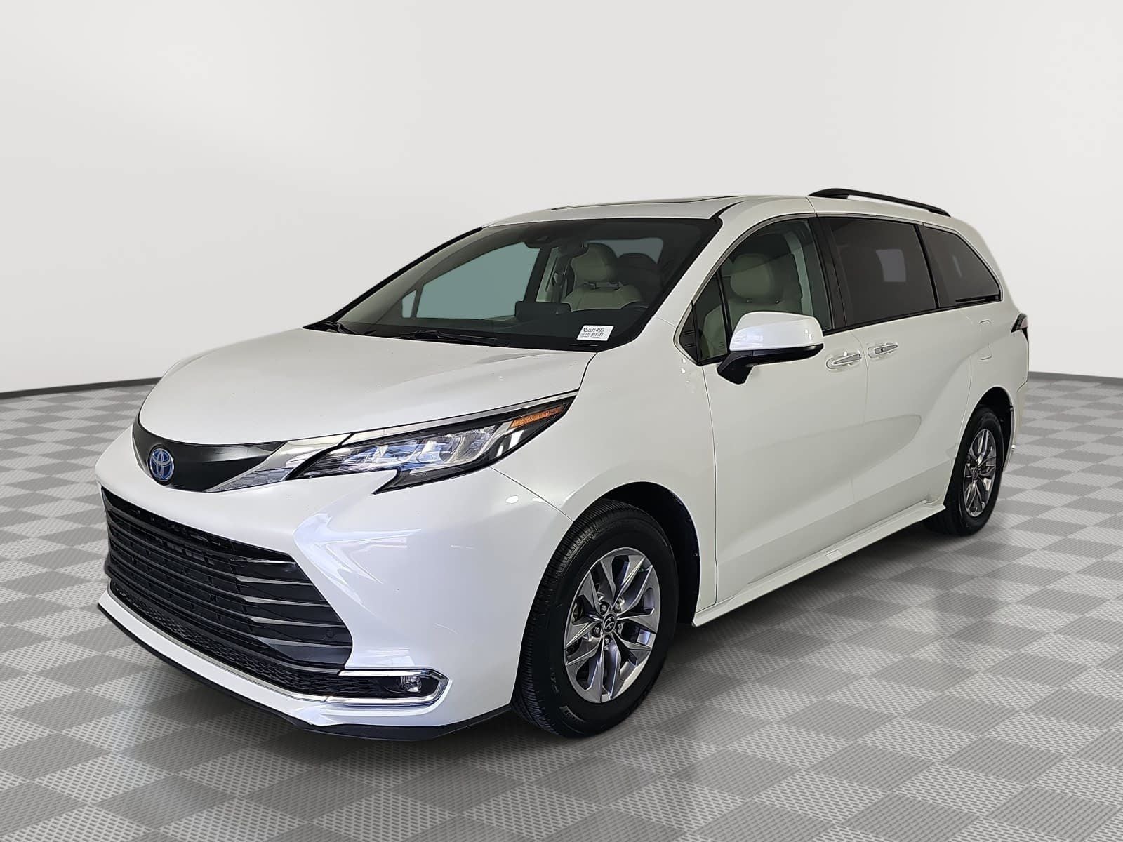 2022 Toyota Sienna XLE 8 Passenger