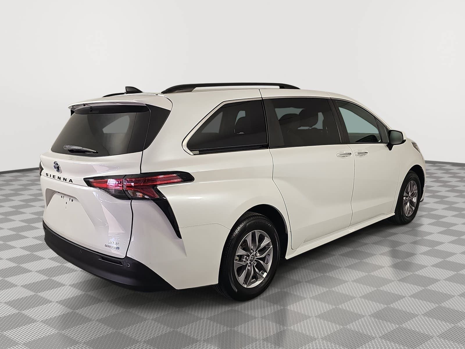 2022 Toyota Sienna XLE 8 Passenger