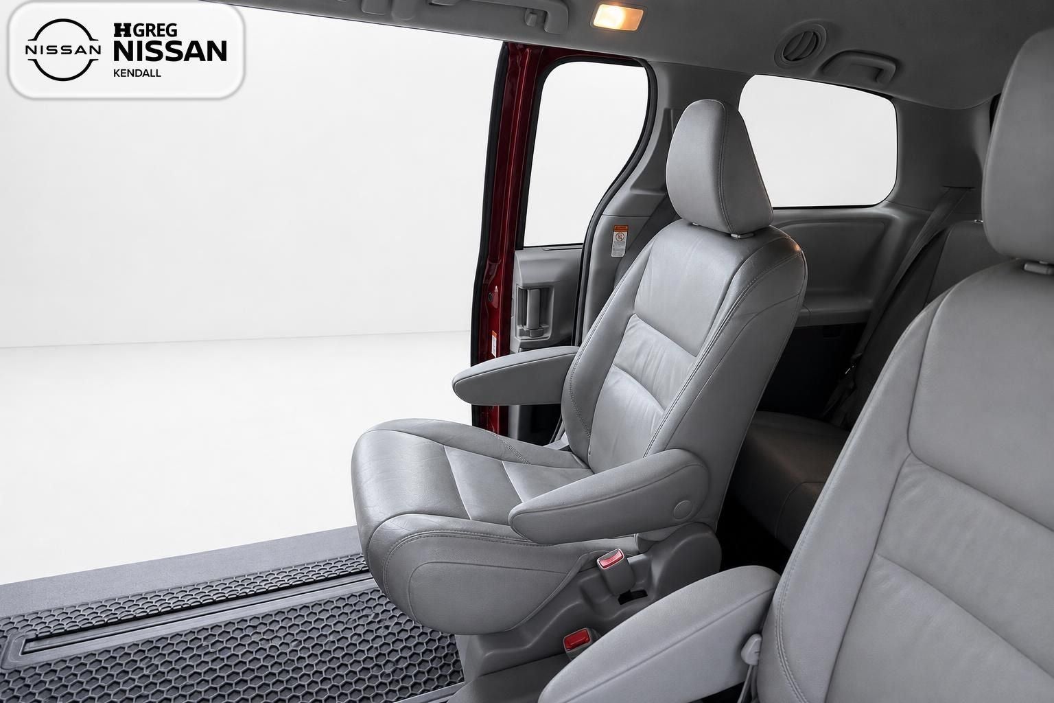 2018 Toyota Sienna XLE 8 Passenger