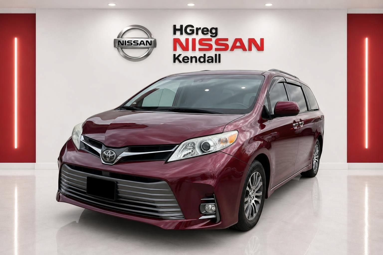 2018 Toyota Sienna XLE 8 Passenger