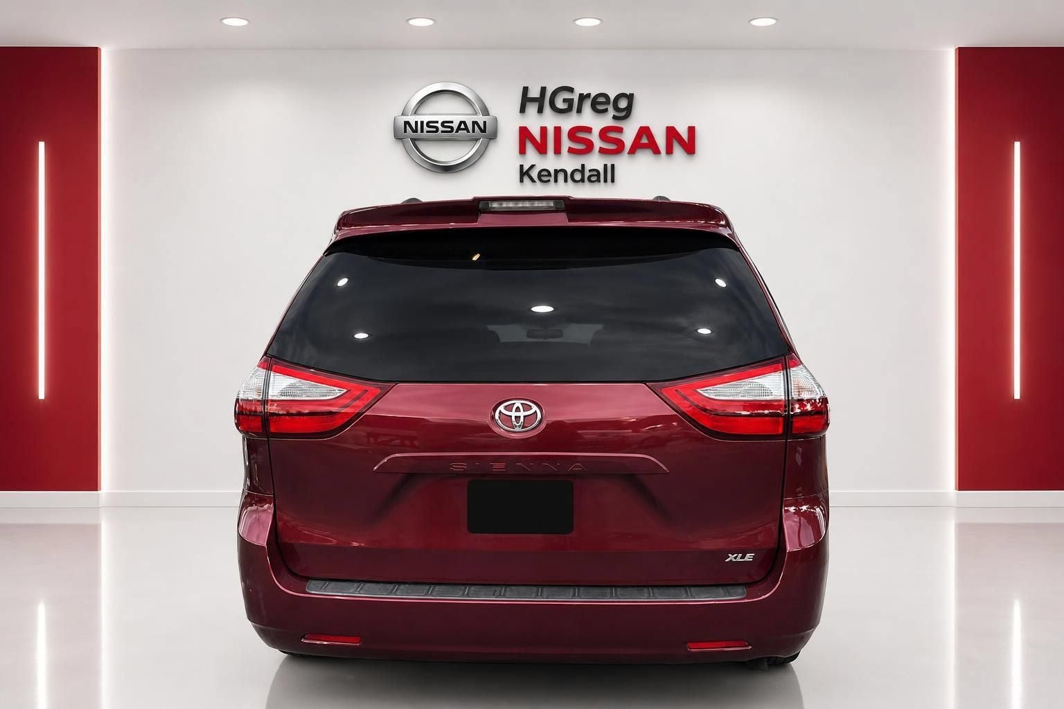 2018 Toyota Sienna XLE 8 Passenger