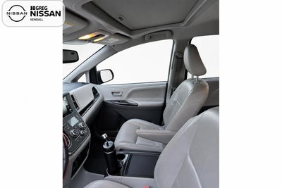 2018 Toyota Sienna XLE 8 Passenger