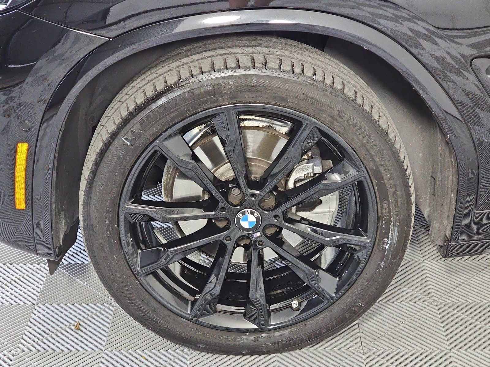 2025 BMW X4 xDrive30i
