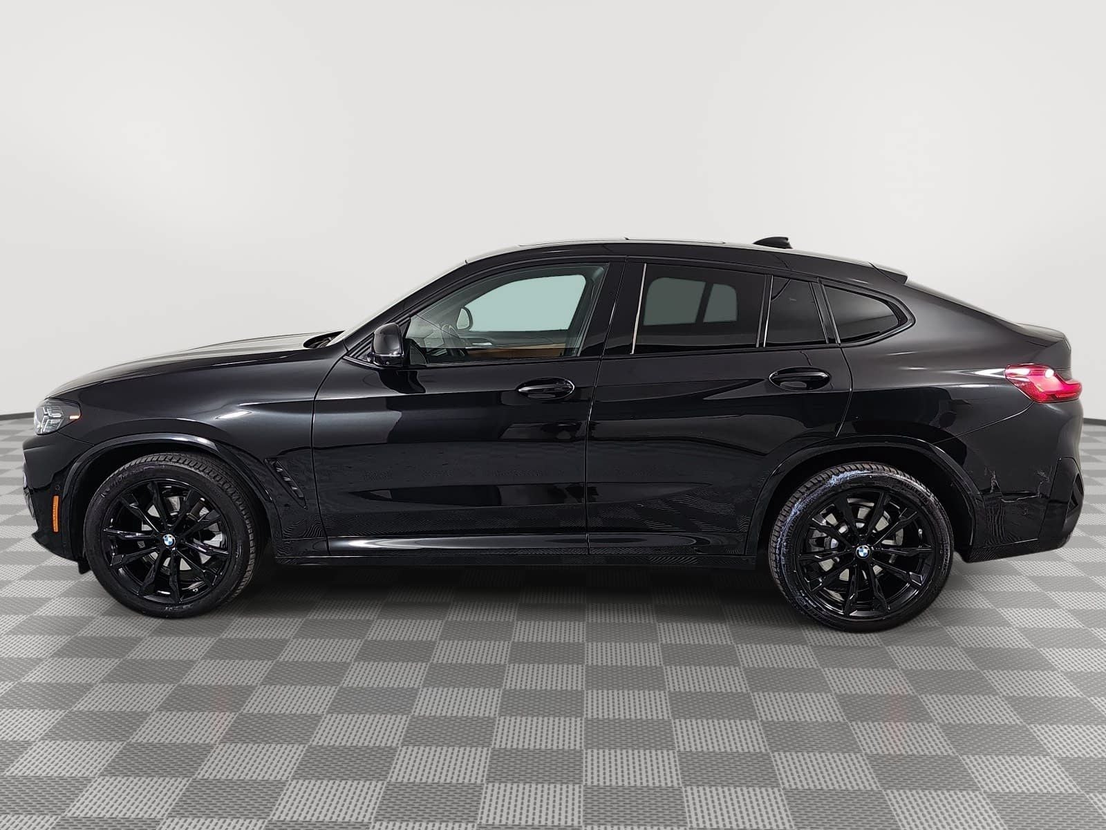 2025 BMW X4 xDrive30i