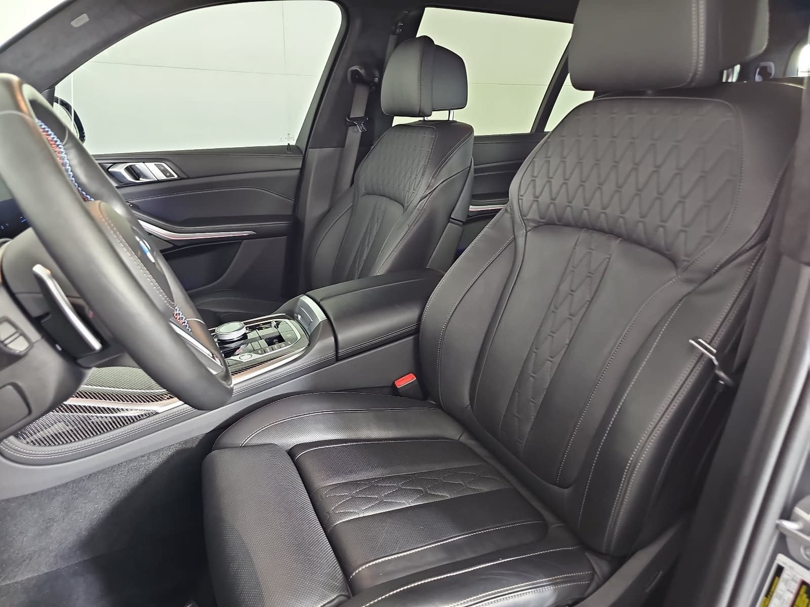 2024 BMW X7 M60i