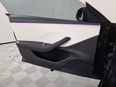 2025 Tesla Model 3 Base