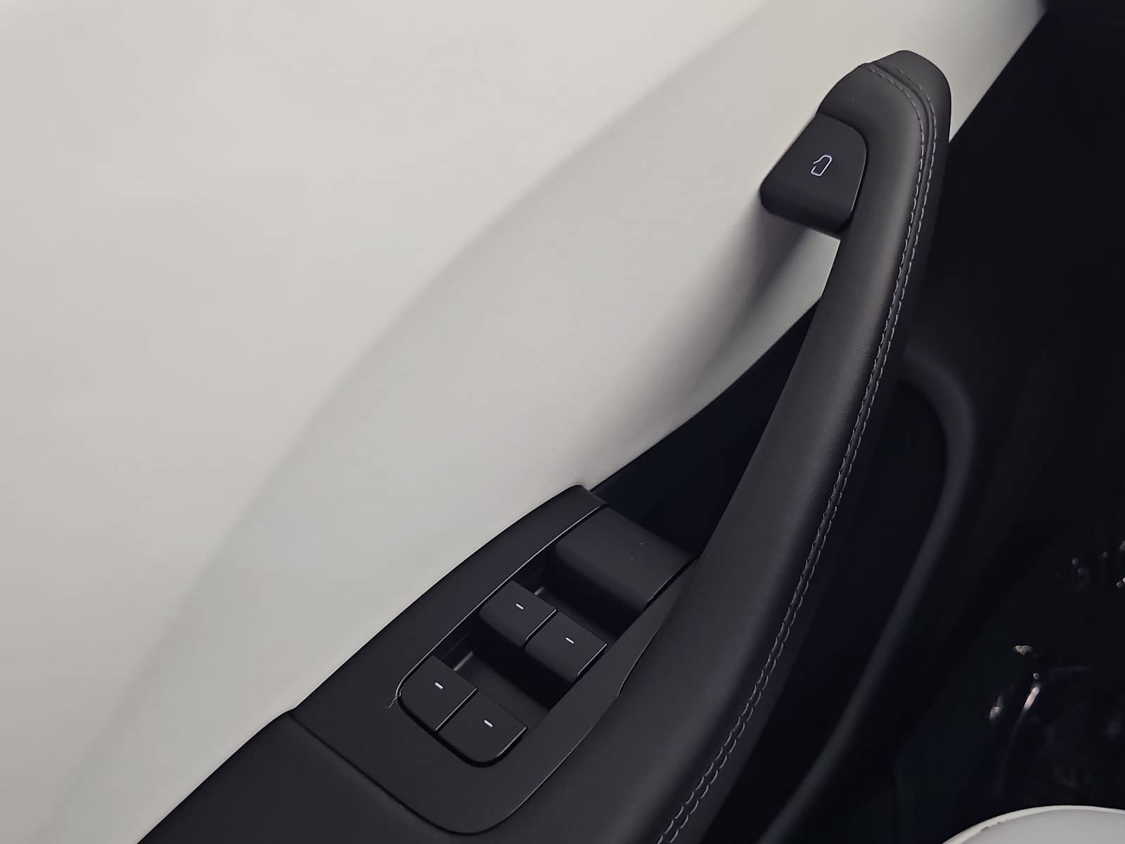 2025 Tesla Model 3 Base
