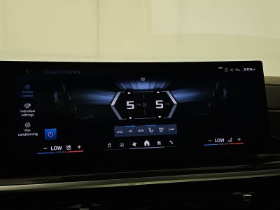 2025 BMW X6 M Base