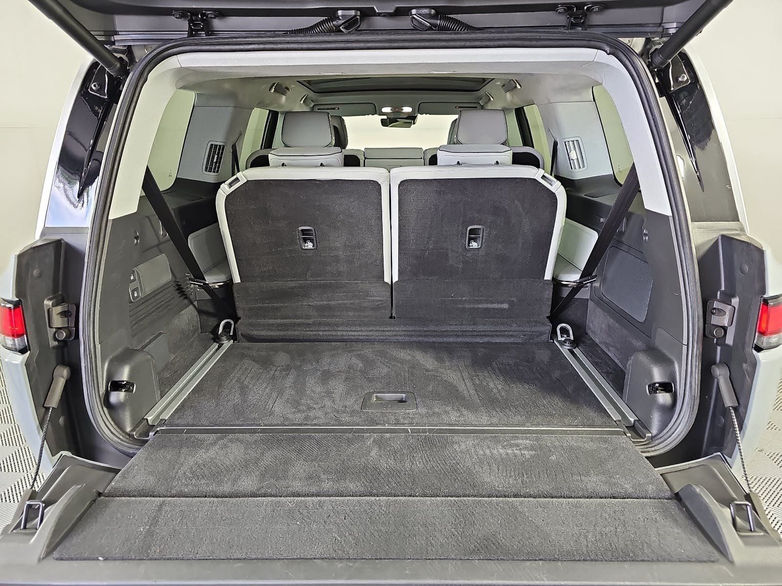 2024 Rivian R1S Adventure