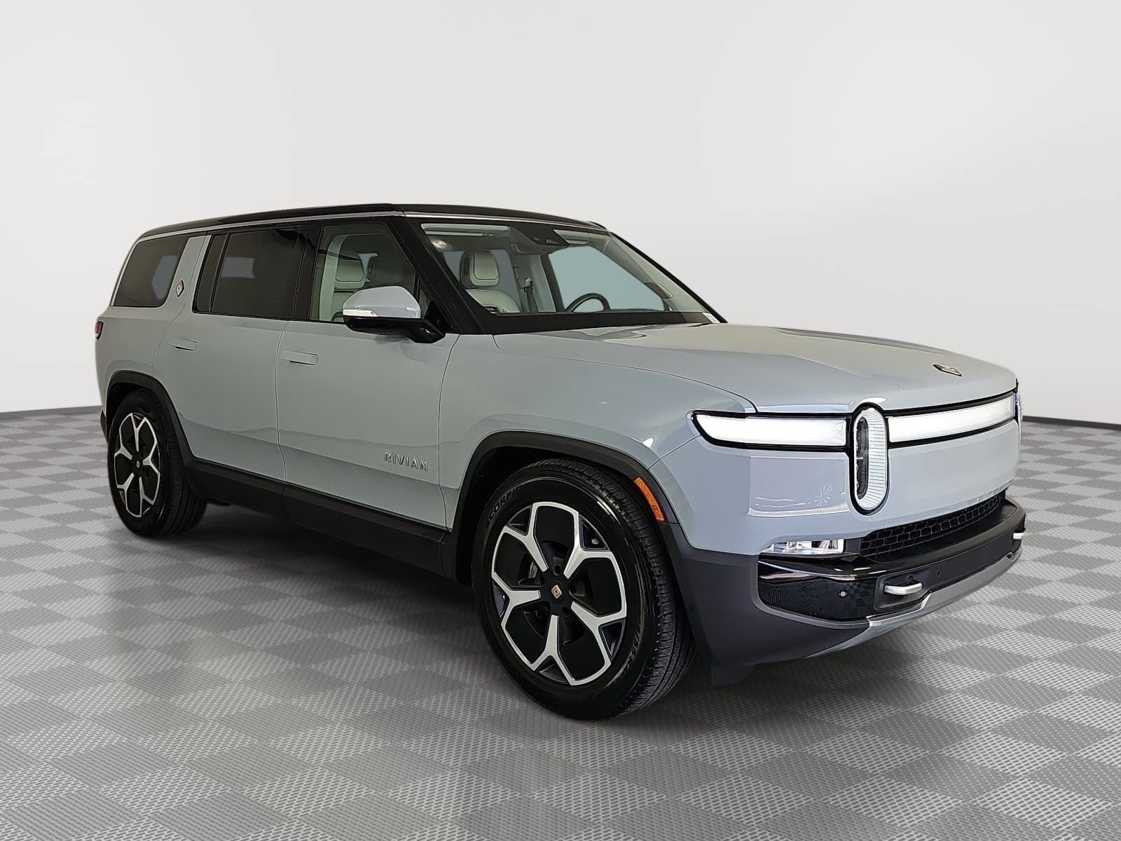 2024 Rivian R1S Adventure