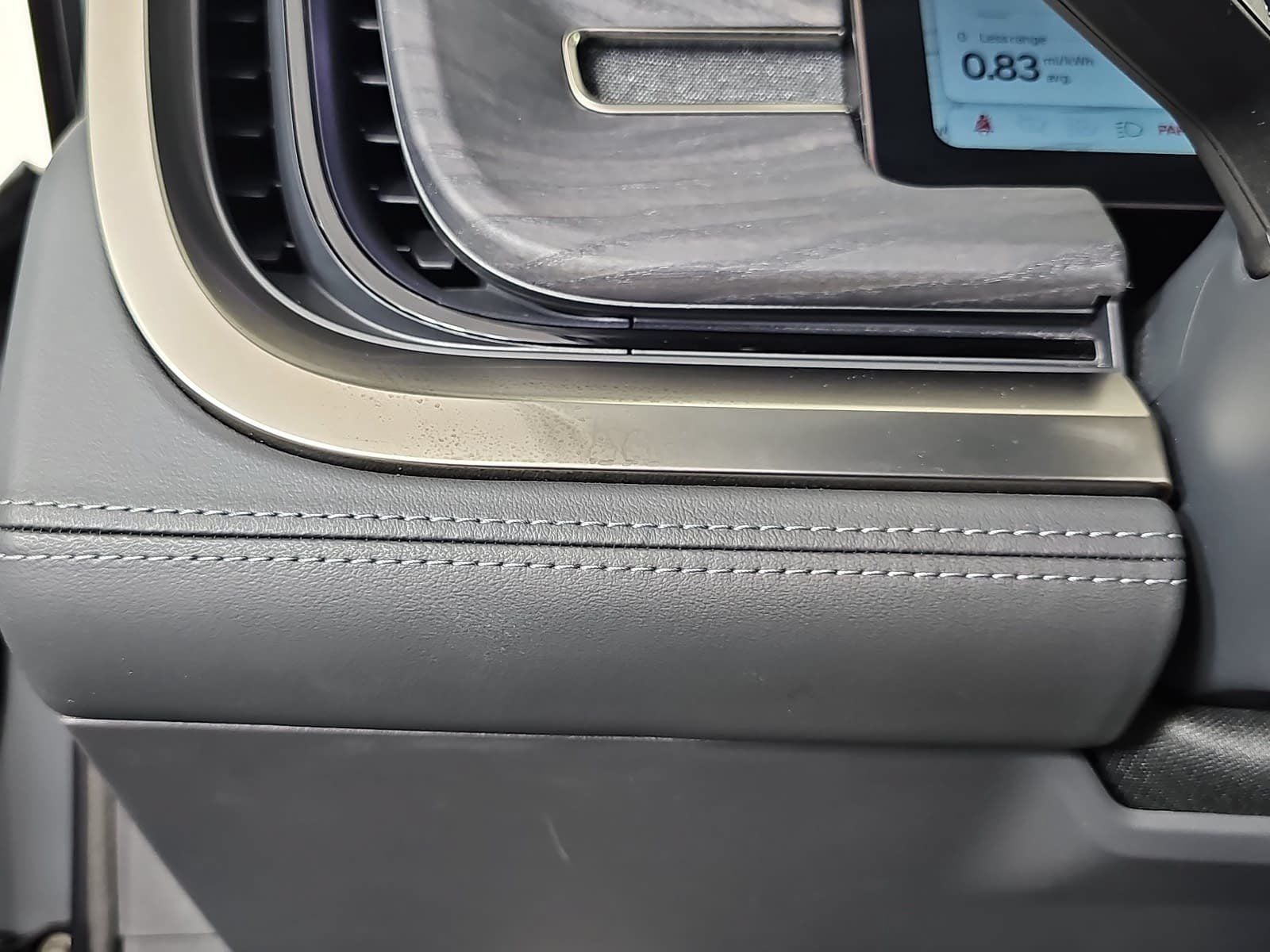 2024 Rivian R1S Adventure